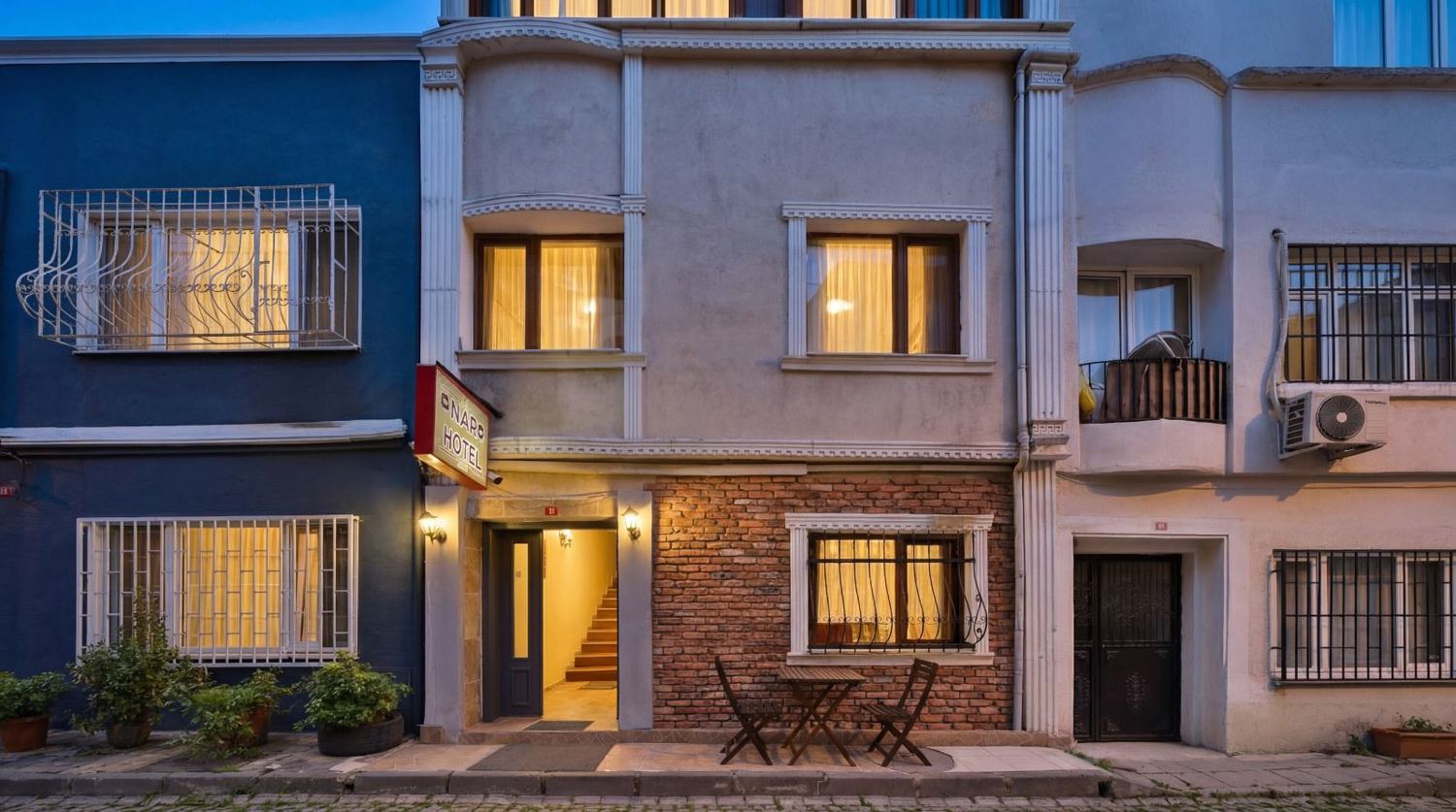 Nar Hotel akşam dış görünüm